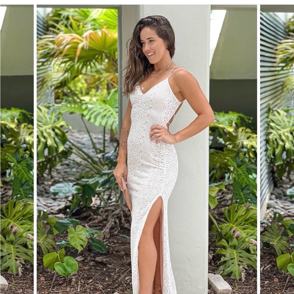Elegant White Lace Maxi Dress - Picture 1 of 2